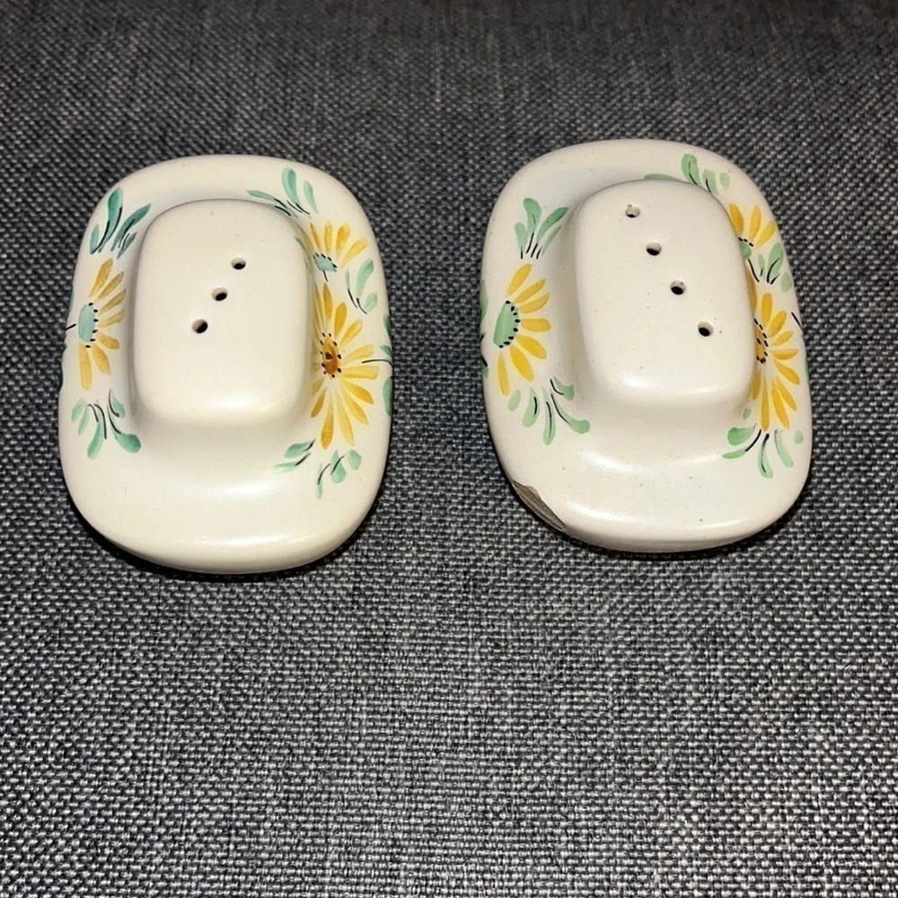 Rare Vintage Floral Salt & Pepper Shakers Yellow Daisy Shakers 5